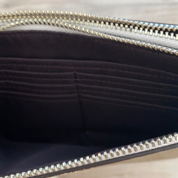 ❤️ Coach Khaki Ivory Logo Double Zip Wallet with Wrist Strap NWT - Picture 5 of 12